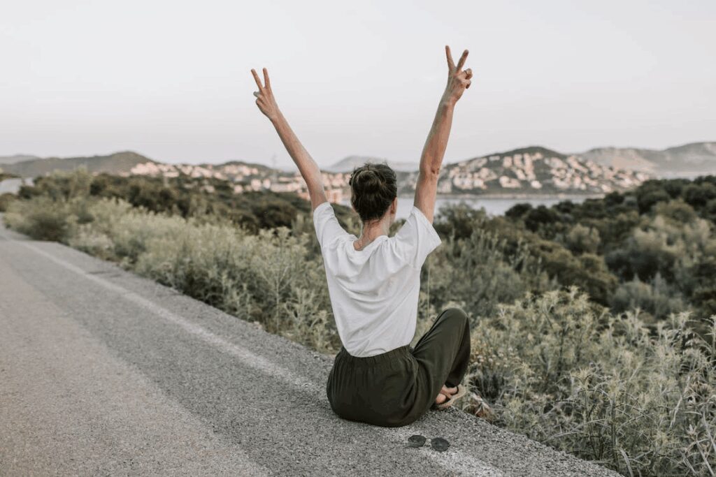 how to travel alone