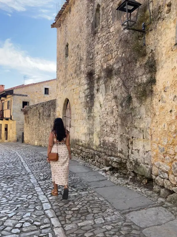 How to Travel Alone: Your Traveling Solo Guide